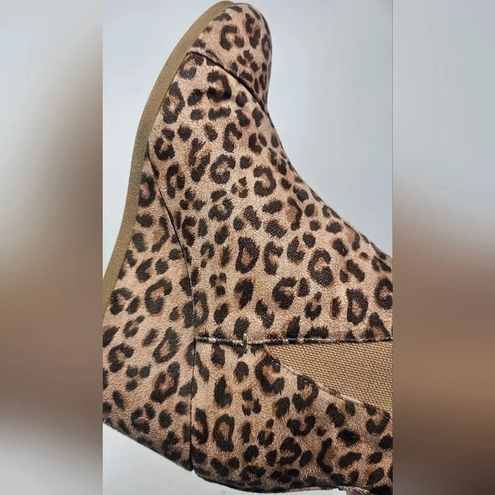 Dunes Women's Zoe Leopard Print Faux Suede Ankle Wedge Booties Size 8.5 W - Picture 7 of 15